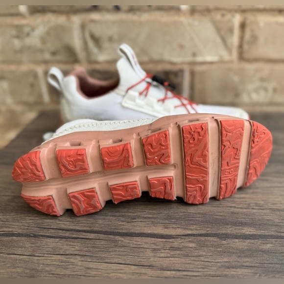 On Running Women's Ice Chill Cloudaway Hiking Sneaker s 8 - Picture 6 of 10